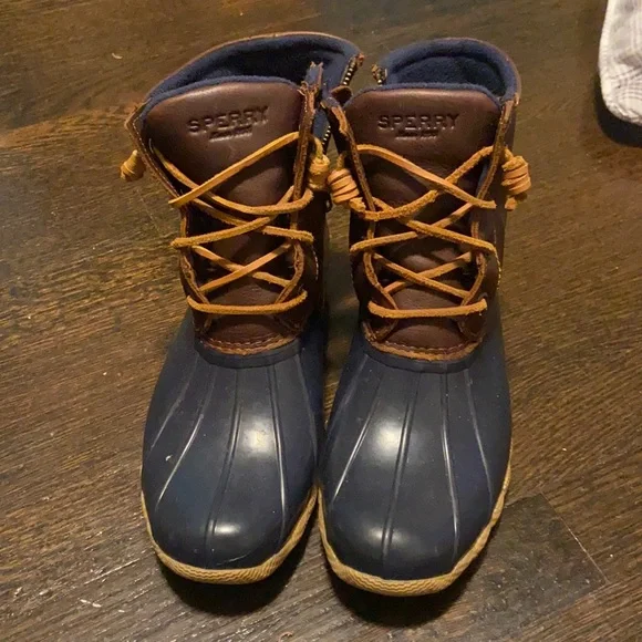 Used Sperrys! In great condition!! - Picture 1 of 7